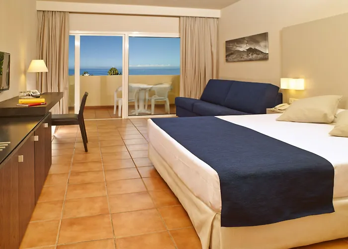 Jacaranda 4*