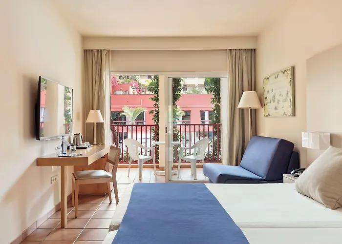 Jacaranda 4*
